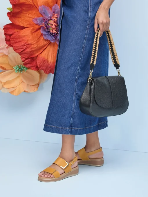 Innue Handbags
